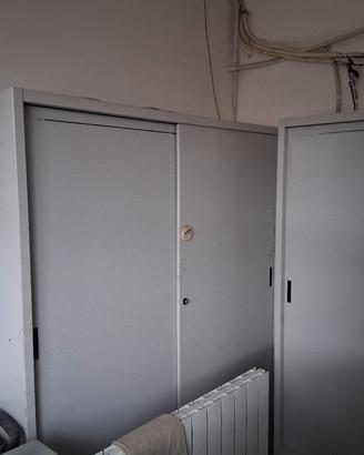 armadio porta attrezzi 