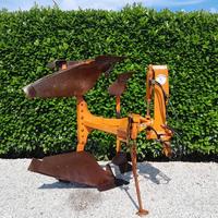 Aratro usato monovomere Balzani