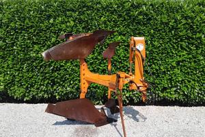 Aratro usato monovomere Balzani