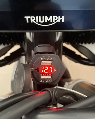 Adattatore usb moto con voltmetro e USB