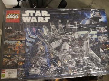 LEGO Star Wars 7965 Millennium Falcon