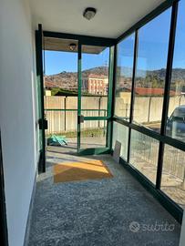 Luminoso spazio a como