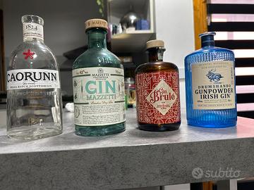 Bottiglie vuote di gin