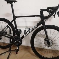 Giant tcr advanced pro team disc solo 600 km
