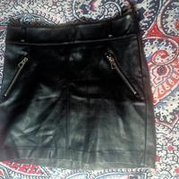 gonna tipo pelle nera. taglia S