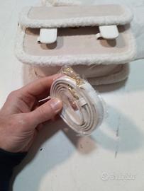 Borsa a mano quadrata vintage alla moda in beige e