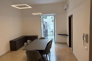 4 vani arredato in Via Montevergini