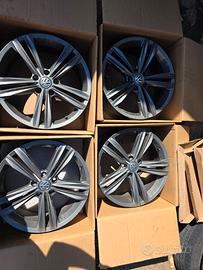 Cerchi in lega da 18 volkswagen golf r-line