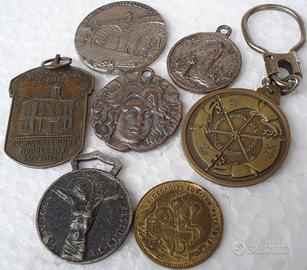 LOTTO DI 7 MONETE MEDAGLIE PORTACHIAVI RARE /176