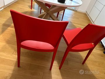 4 sedie rosse in propilene, molto comode!