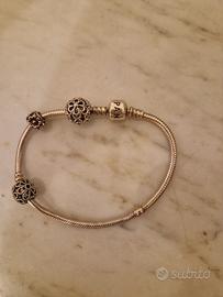 bracciale Pandora con charm