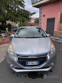 Peugeot 208 - 2012