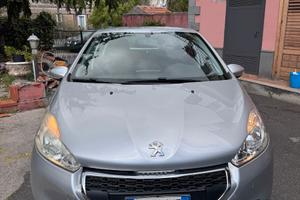 Peugeot 208 - 2012