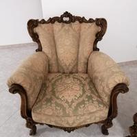 2 poltrone ed 1 divano 3 posti