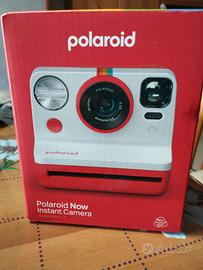 polaroid Now istant camera 