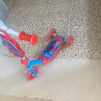 Monopattino spiderman
