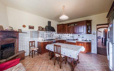 VILLA COMPLETAMENTE INDIPENDENTE IN CLASSE D