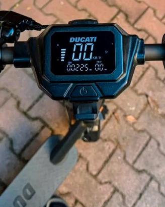 Monopattino ducati pro II plus