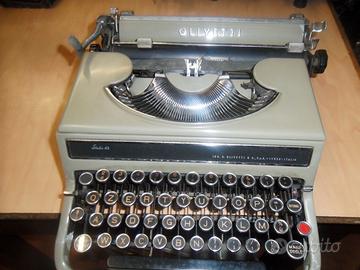 MACCHINA DA SCRIVERE OLIVETTI STUDIO 42