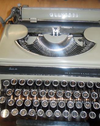 MACCHINA DA SCRIVERE OLIVETTI STUDIO 42