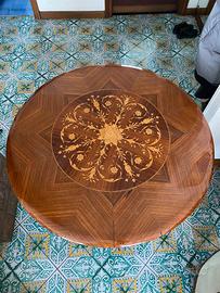 Tavolo rotondo intarsiato