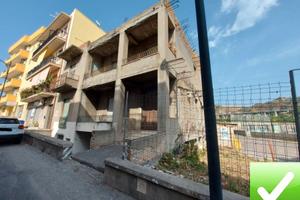 Intero Stabile 400 Mq Con Giardino 250 Mq SS 18