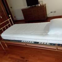 Letto singolo in ottone