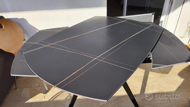 Tavolo allungabile efetto marmo nero 120/180