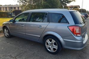 Auto opel astra statio wagon 2009