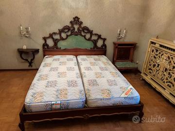 Svuoto casa: camera letto, sala pranzo, sedie.