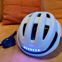 Casco Bici con casse e luci Led USB