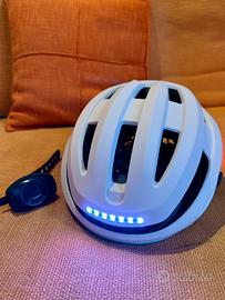 Casco Bici con casse e luci Led USB