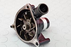 POMPA ACQUA TRIUMPH SPEED TRIPLE 1050 2005 2011