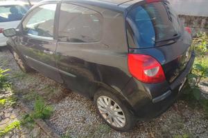 renault clio 1.5 dci 2008 le iene 