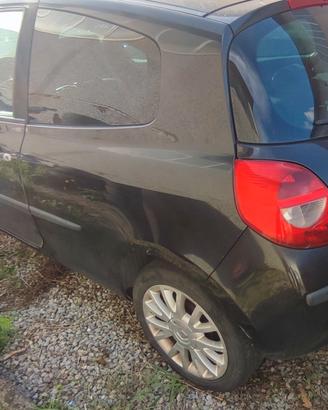 renault clio 1.5 dci 2008 le iene 