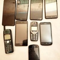 Blocco di cellulari usati e non funzionanti 