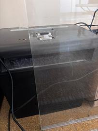 Macchina distruggi e trita documenti