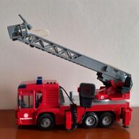 STAZIONE POMPIERI + AUTOPOMPA