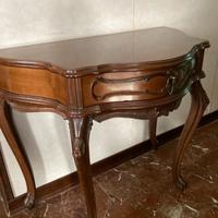 Tavolino portaoggetti