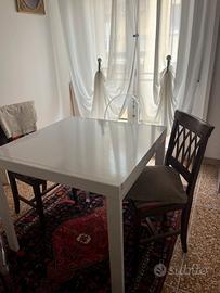 Mobile con pensile , tavolo quadrato