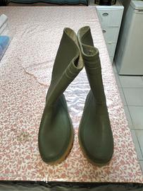 Stivali bassi in gomma da lavoro. 