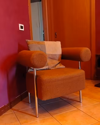 poltrona bouclé marrone 