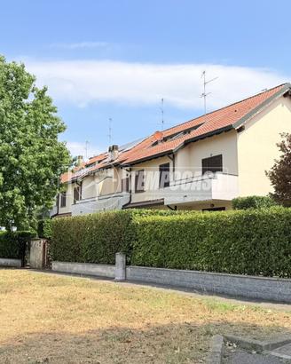 SPLENDIDA VILLA A SCHIERA DI TESTA CON BOX DOPPIO