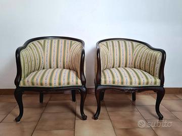 coppia di poltroncine a pozzetto in stile Luigi XV