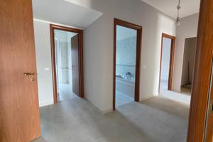 Appartamento ristrutturato con 2 p auto e cantina