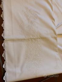 lenzuola in cotone con ricami