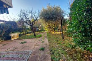 VISMARA VILLA BIFAMILIARE AMPIO GIARDINO MANSARDA