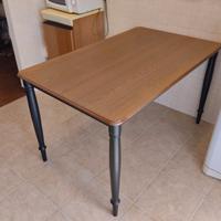 Tavolo Danderyd (ikea) in legno e metallo