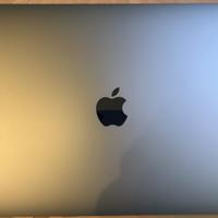 Macbook Air 13” M1 2020  (8-Core -256GB S + COVER