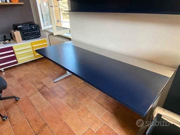 Scrivania per ufficio o abitazione